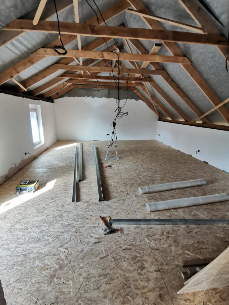 Rodinný dům Panoší Újezd – kompletní rekonstrukce - foto 56